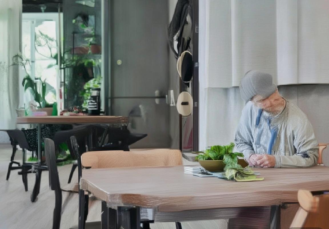 德甲焦点战突发意外：观众晕倒致比赛暂停，赛事反思与启示(图4)